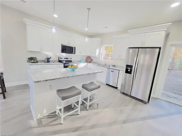 904 Back Creek Rd, Seaford, VA 23696