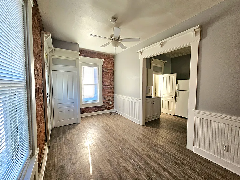 403 Burns Ave — Photo 4