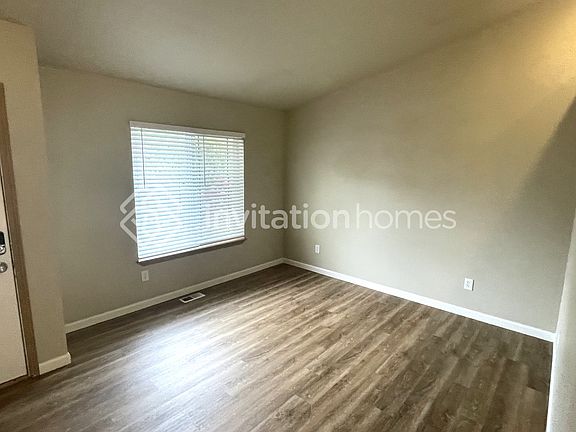 3rd image of 2528 172nd Street Ct E