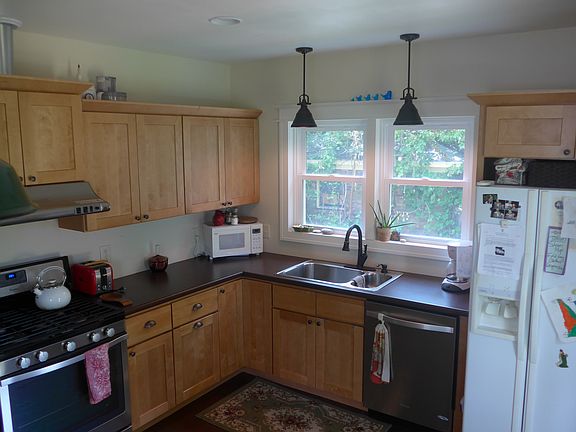 2nd image of 19 Elmwood St NW