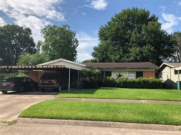 3315 Cedarcrest Dr, Pasadena, TX 77503