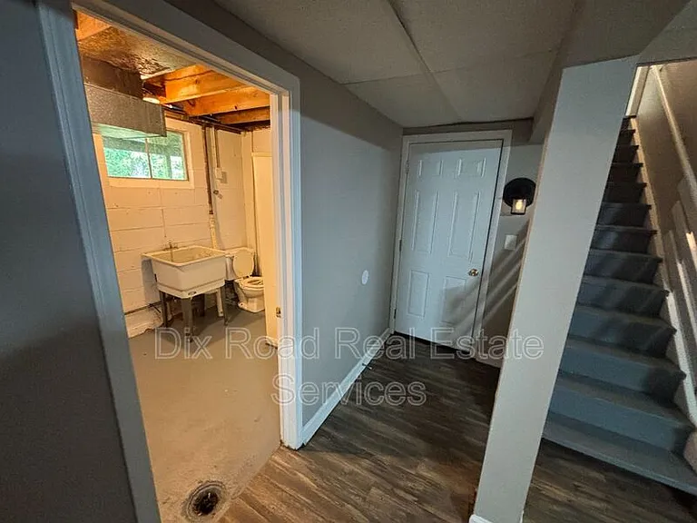 7914 Woody Hollow Dr — Photo 27