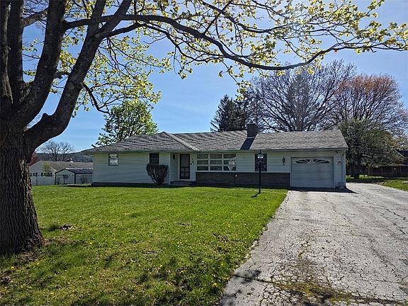 2nd image of 607 Cornell Rd