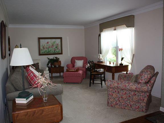 4th image of 131 Leisure Ct