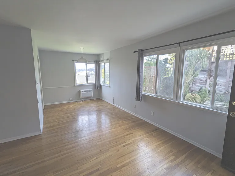 1326 Edgecliffe Dr #1 — Photo 12