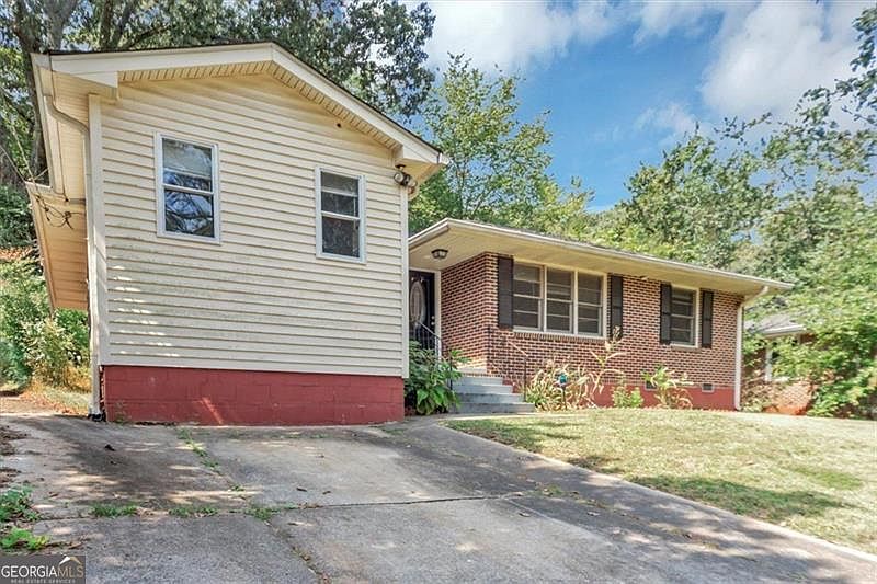 1st image of 2907 Cloverhurst Dr