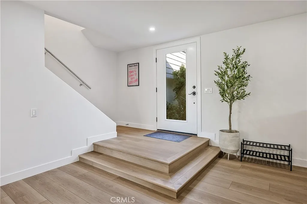 5 bed, 2570 sqft, $20,000 — Photo 3