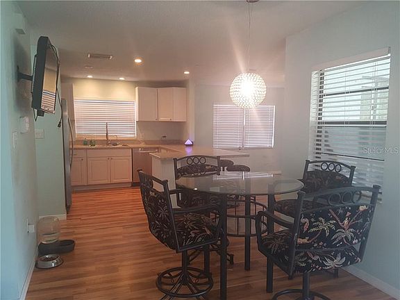 4th image of 2811 Narcissus Dr