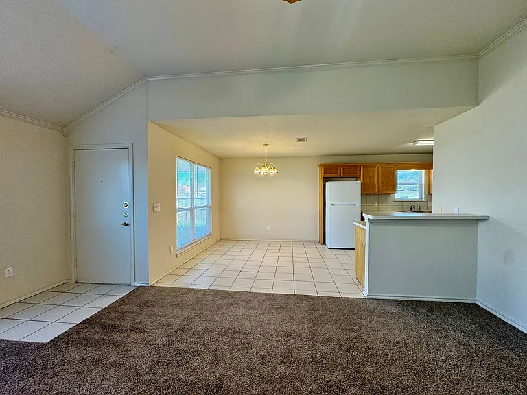 10201 Iris Ln #A — Photo 4