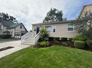 124 S Hickory Ave, Bartlett, IL