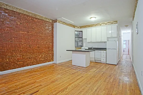 Rented by Compass | media 18