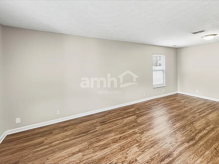 119 Crestwood Ln — Photo 10