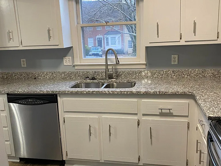 1414 Old Virginia Ct SE — Photo 6