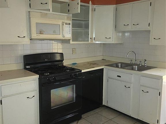4th image of 1371 Louisville Ave