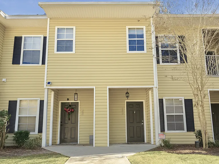5065 NW 45th Rd #103 — Photo 3