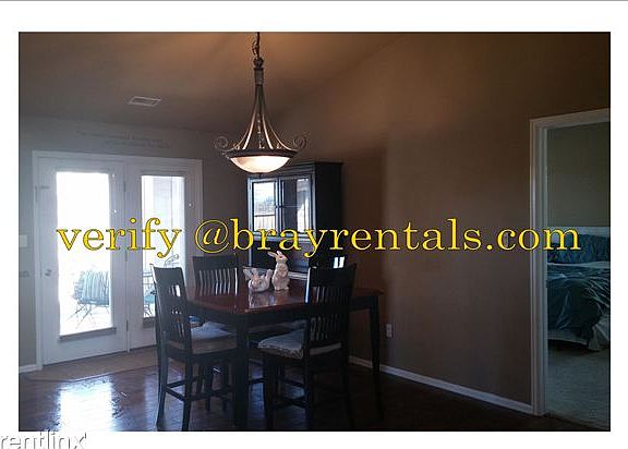 921 Celestite Dr-wm-diningroom