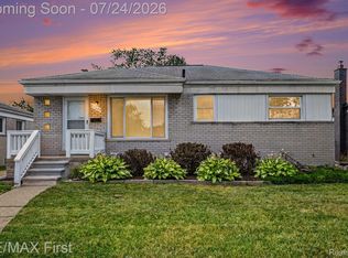 25625 Barbara St, Roseville, MI 48066