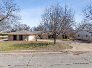 313 Cedar Creek Ct, Fort Worth, TX 76103