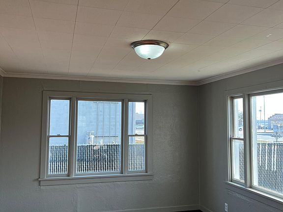 3rd image of 310 Mary Ave