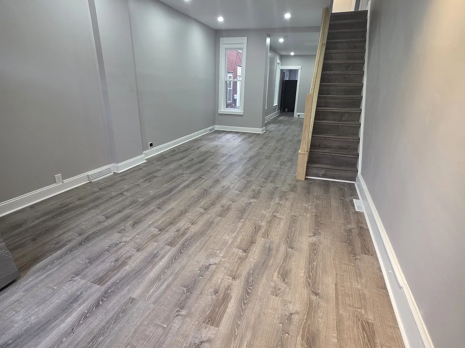 6 bed, 1.5 bath, 1660 sqft, $1,900 — Photo 2