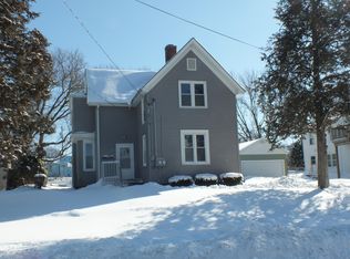 1091 Baxter St, Waukesha, WI 53186