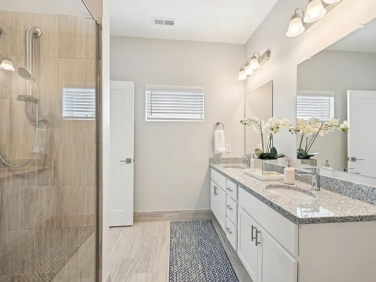 1 Bedroom | Primary Bath