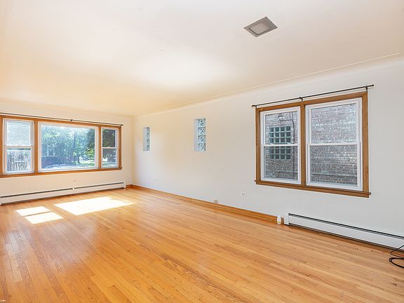 5th image of 5063 N Menard Ave #1