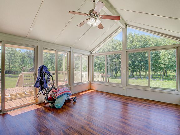 4th image of 5925 Waterford Ct