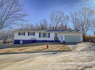 907 Rebecca St, Sioux Rapids, IA 50585
