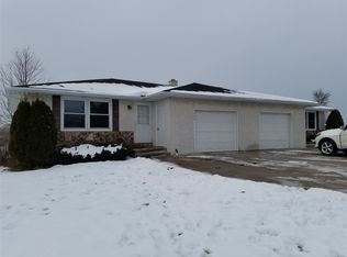 1566 Guns Rd, Green Bay, WI 54311