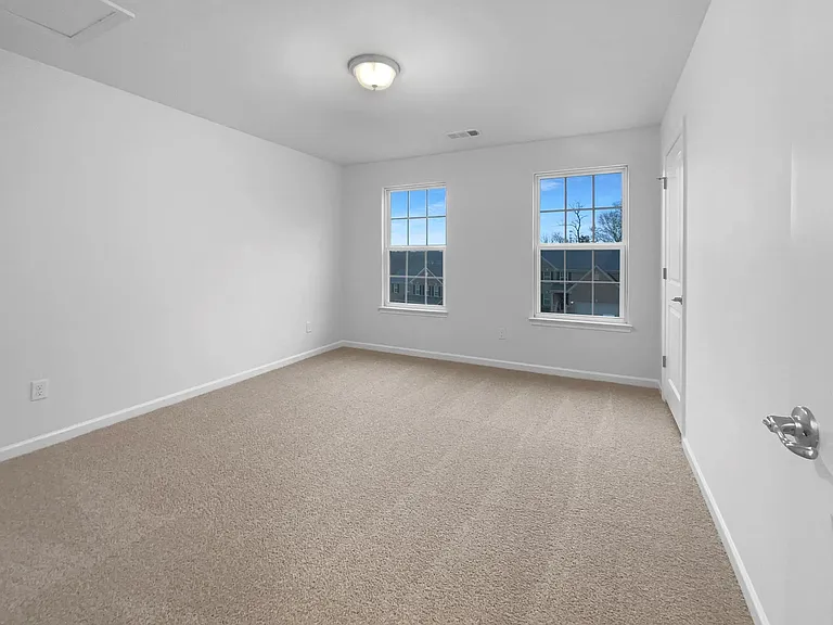 624 Stonebridge Ln — Photo 13