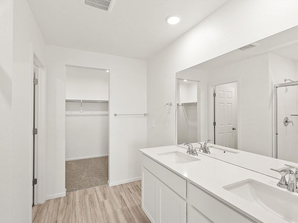 The Loveland floorplan image taken at a Meritage Homes community in Aurora, CO.