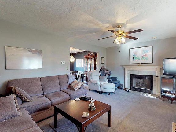 3rd image of 113 Bridgeway Ct