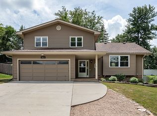 831 Arlene Ave, Papillion, NE 68046