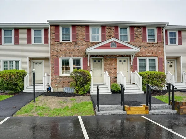 17 Fernwood Dr APT D, Leominster, MA 01453