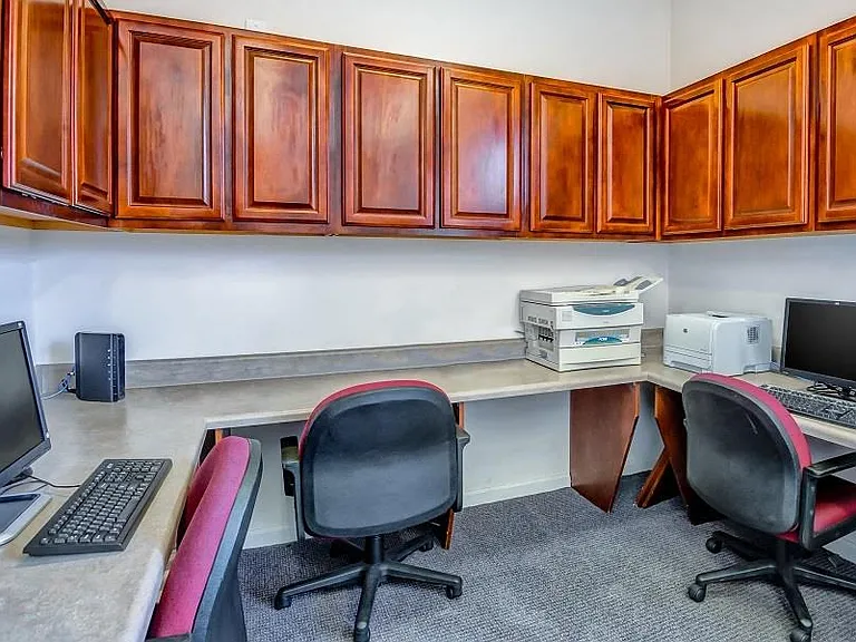 Willow Ridge Apartments — Photo 11
