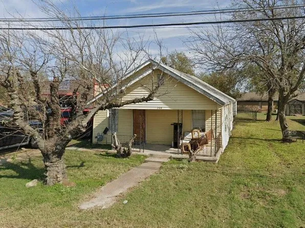 208 S Church St, Elm Mott, TX 76640