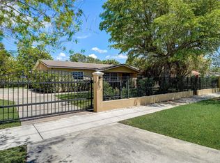 901 SW 102nd Ave, Miami, FL 33174