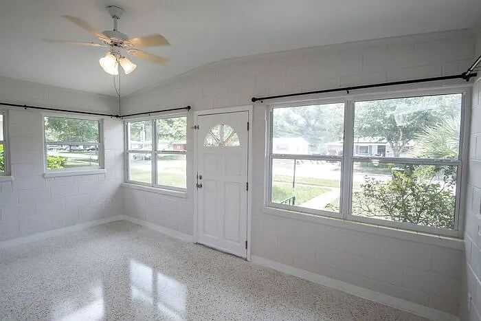 2 bed, 1.0 bath, 1150 sqft, $1,890 — Photo 2