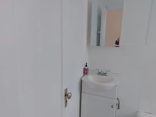 Rented by Picture Realty Inc. | media 21