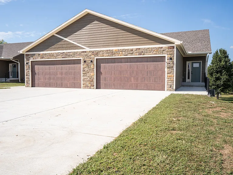 917 Eagle Ridge Dr — Photo 40