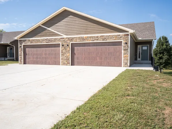 915 Eagle Ridge Dr, Baldwin City, KS 66006