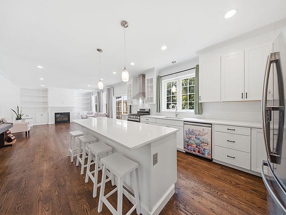 4th image of 35 Milford St