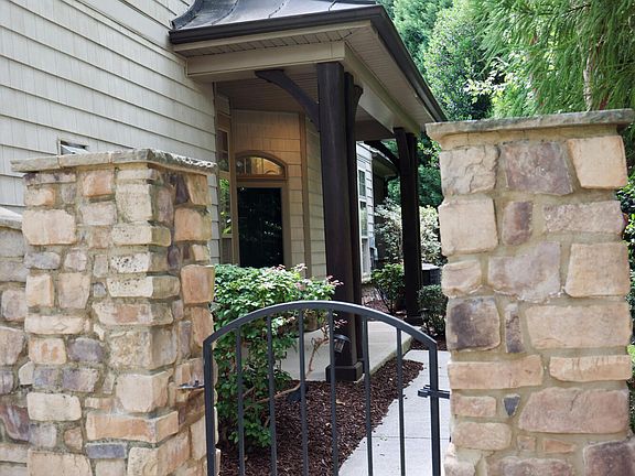 3rd image of 333 Sunstone Dr