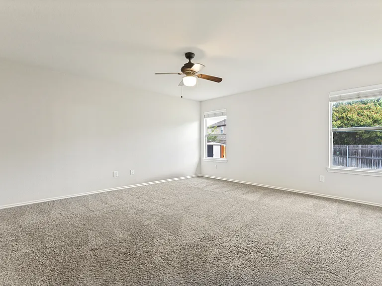 556 Winbridge Ln — Photo 12