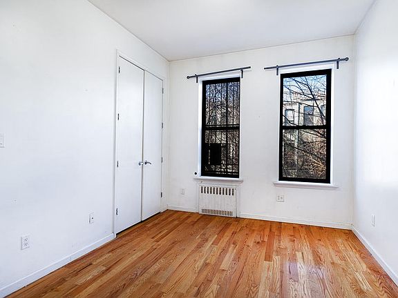 3rd image of 279 Linden St APT 2R