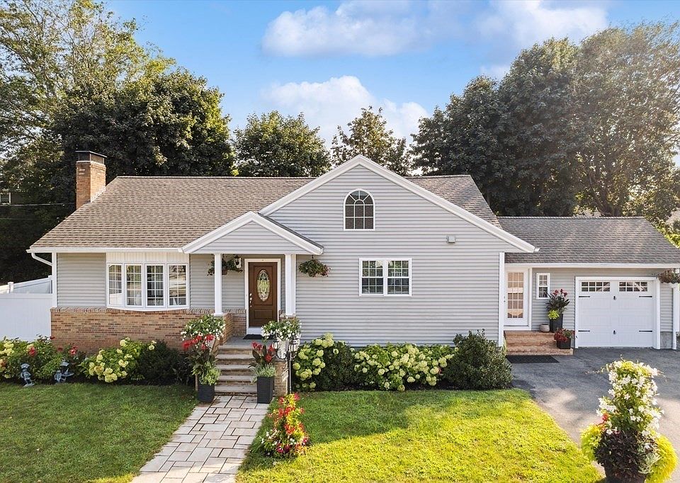 14 Liberty Ave, Lawrence, MA 01843 Zillow