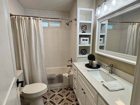 Bathroom with tub-shower