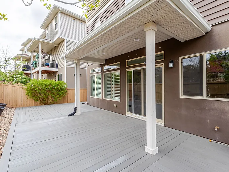 2656 Champagne Ave — Photo 42