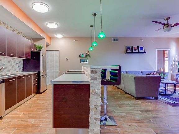 3rd image of 205 5th Ave N APT 402